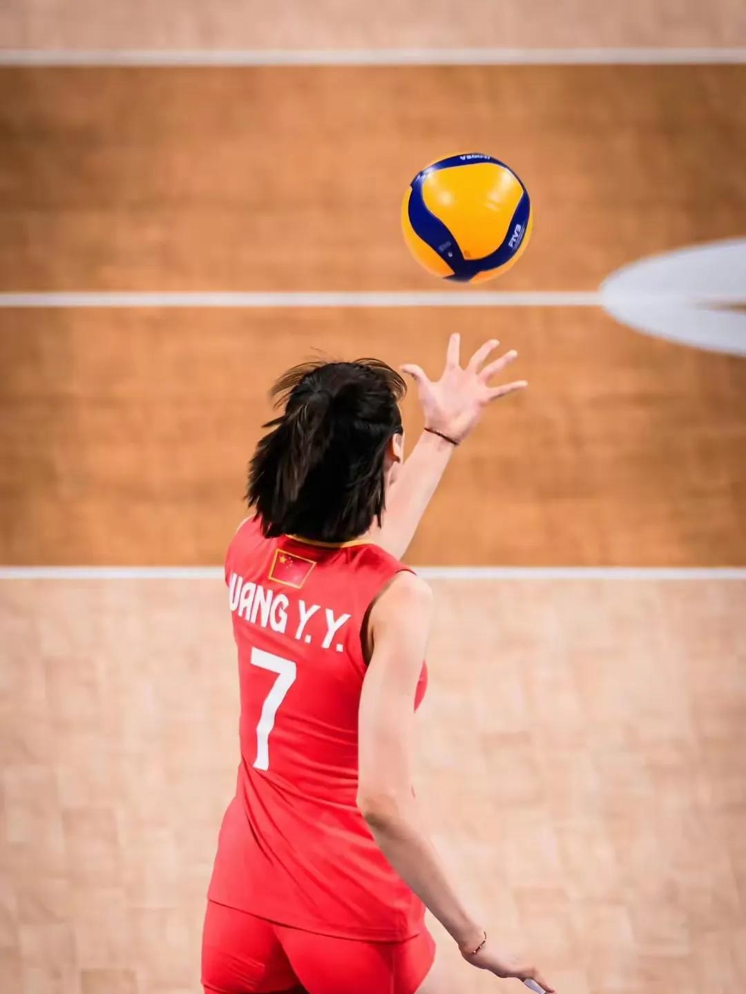 王媛媛，97年出生，身高1米95，现效力于天津女排。王媛媛是中国女排现役副攻线的