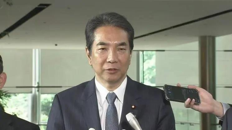 【日本版“何不食肉糜”】自去年夏季以来，日本遭遇极端高温天气，导致大米减产，加之