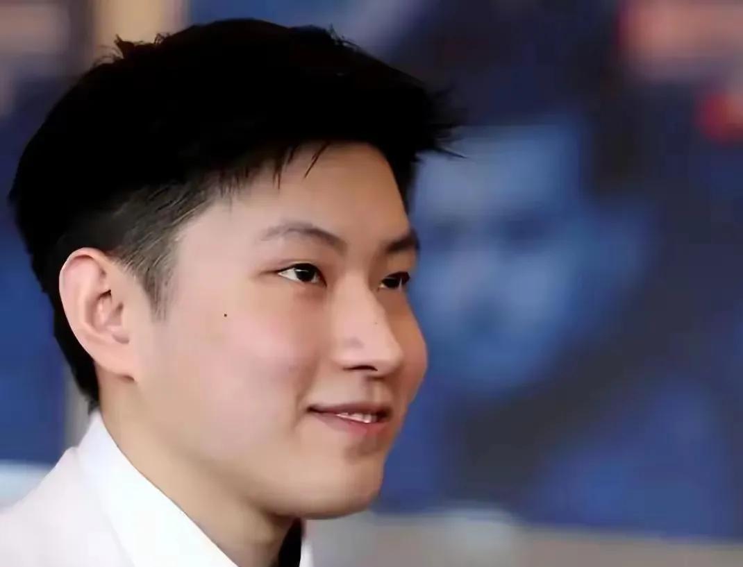 世锦赛冠军来了两个，一个含金量极高，一个名头大。



巧合的是，这两个冠军的诞