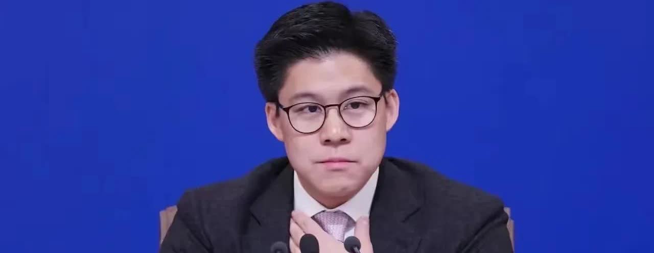霍启刚啊霍启刚，
我奉劝你一句，
不要以为你是霍家人，
你就可以如此光明正