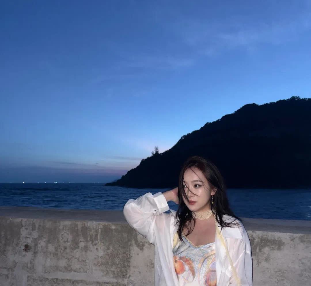 王星为女友庆生，女友许了一个奢侈的愿望
4月22日晚，王星在社交媒体发文，为女