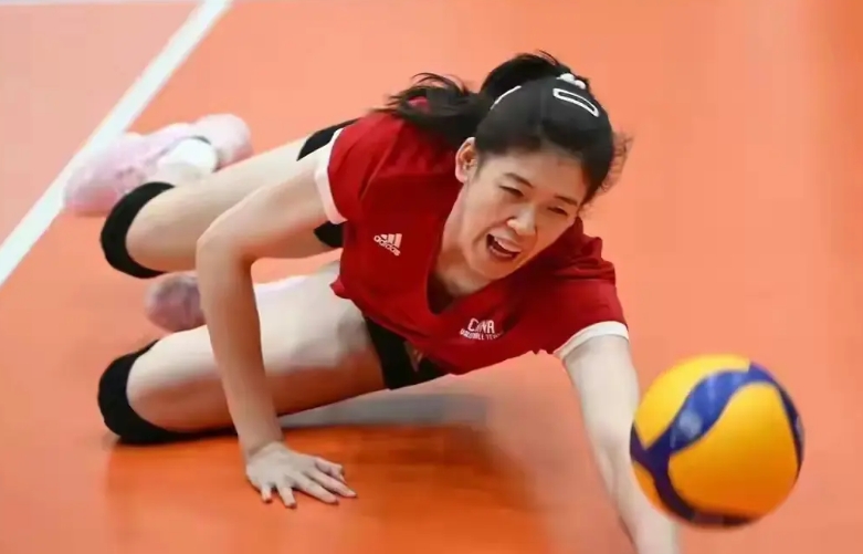 中国女排世锦赛无缘8强，输给法国，在于教练组一个错误的选择。
有人怪庄宇珊，说她