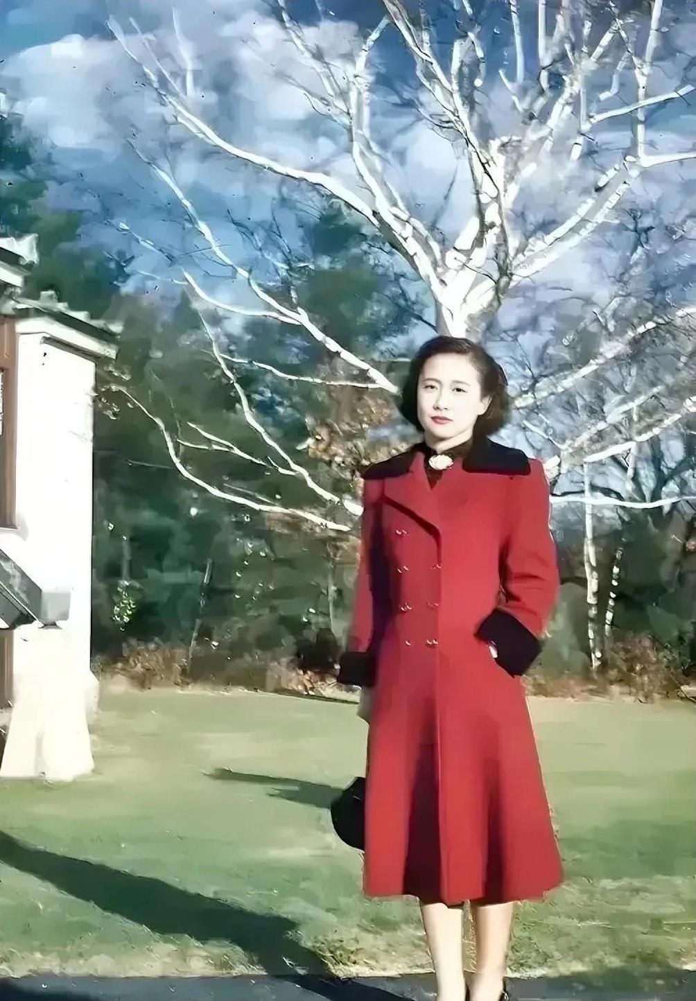 杜致礼，是著名抗日名将杜聿明的长女，也是物理学家杨振宁的第一任妻子，这是她195