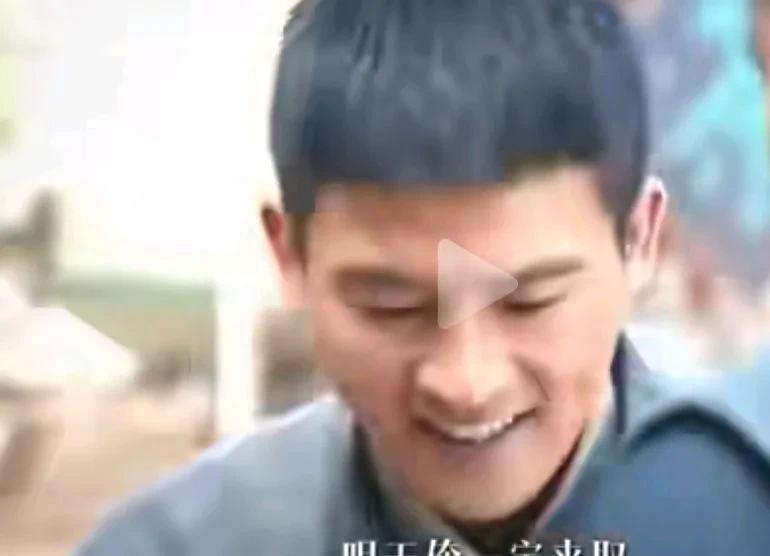 《生万物》看封大脚对宁绣绣的爱是如何藏在生活中的每个细节里了。
大脚时刻记记着绣