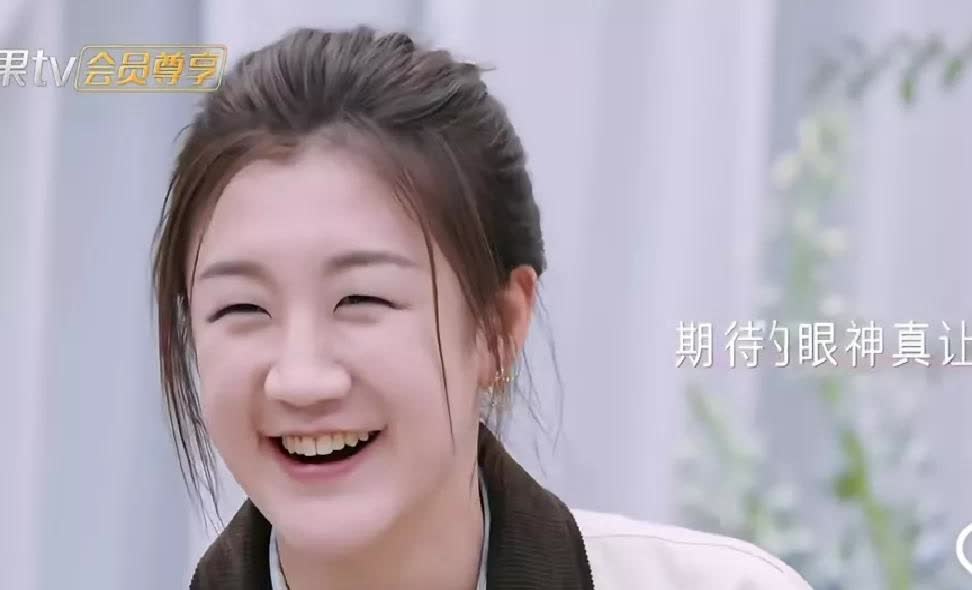 陈梦表白的一生挚爱是小白球。
公布答案时我感觉大家都猜到了，陈梦妈妈应该也猜到