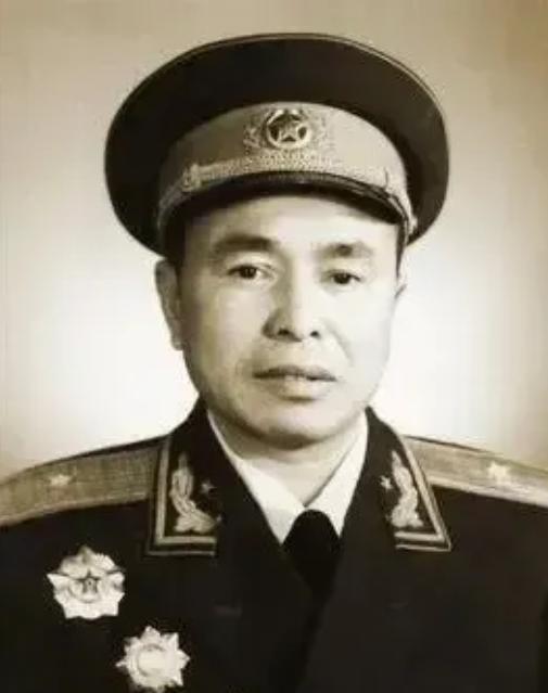 1946年6月，中原突围的战火烧得正烈。鄂东独立二旅的5000名战士，在旅长吴诚