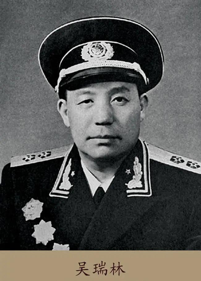 1939年，八路军在泰山脚下，抓到了几个日本女人，战士们不知应该如何处理，团长吴
