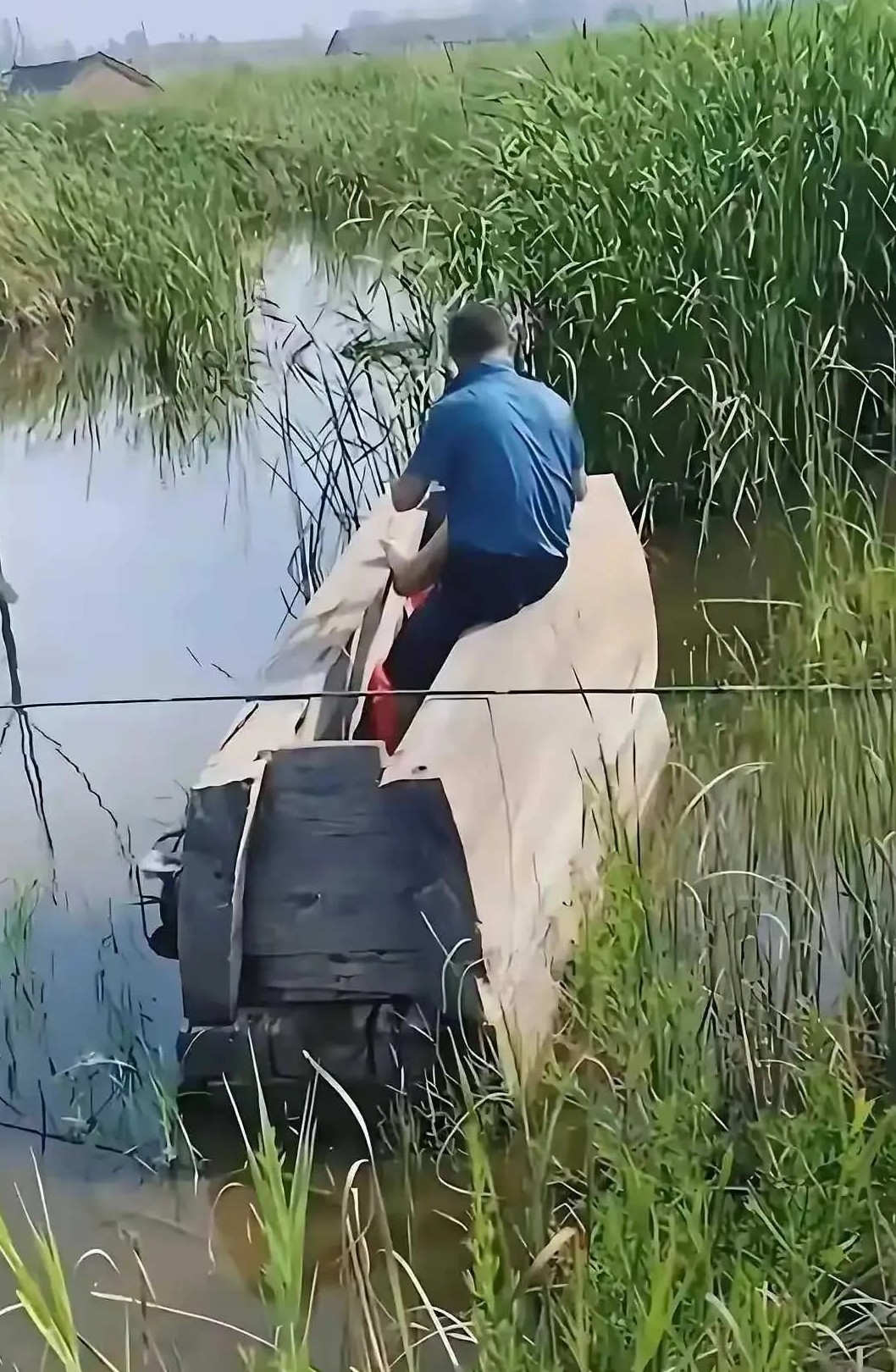 这得有多大瘾啊，在这上面钓鱼