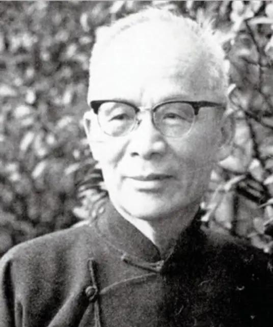 1937年陈璧君问胡兰成“你月薪多少钱？”“60元。”陈璧君诧异道“太少了，提高