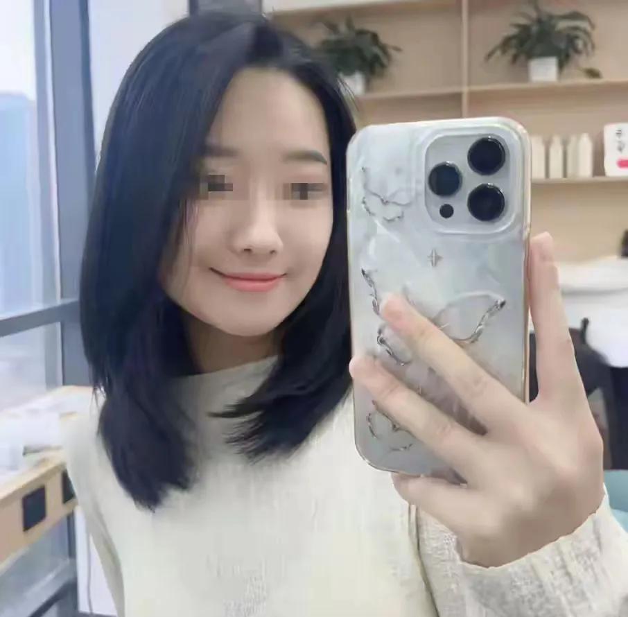 我开始有点心疼三亚女孩的妈妈了，
女孩的男朋友哪里都好，
唯独有一点让人气到两眼