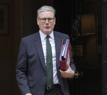 英国真是嫌火烧得不够大！

据媒体报道称，英国国防大臣约翰·希利计划在援助基辅联