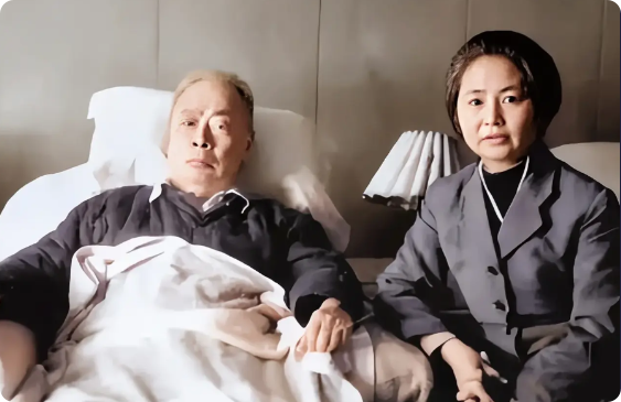 1970年秋，陈毅元帅饱受腹痛、腹泻的折磨，他的体重在短时间内骤降20公斤，身体