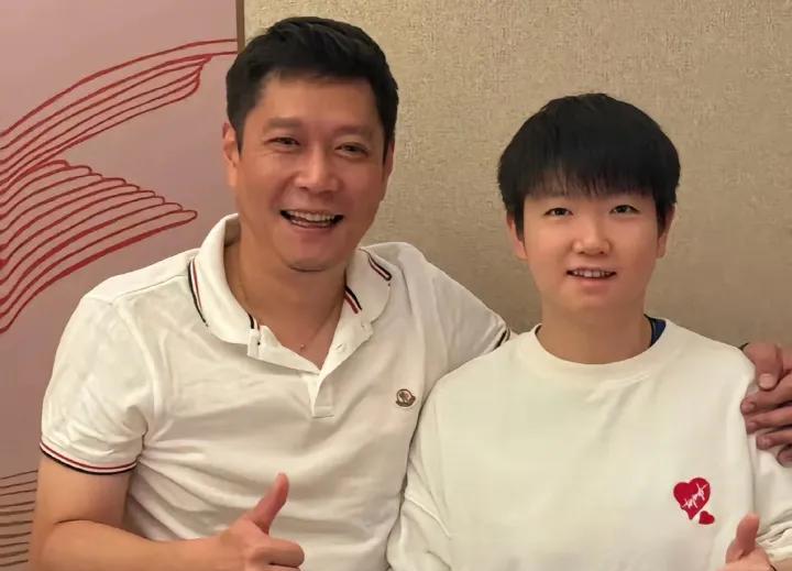 邱贻可和莎莎这么好的师徒你们可别给搅和散了。网暴莎莎师傅你们就是在害莎莎，帮倒忙