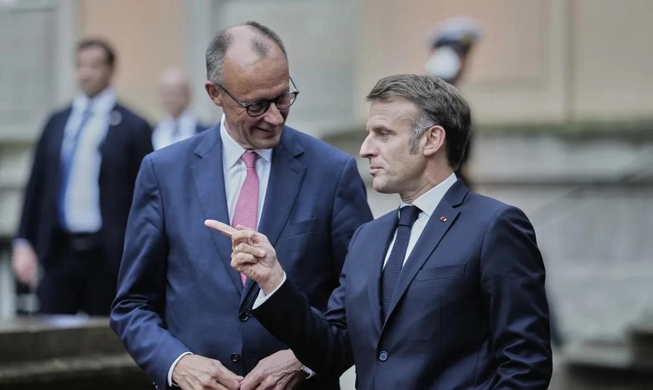 【最新民调结果显示：56%的德国人对默茨不满意】
柏林时间2025年7月26日，