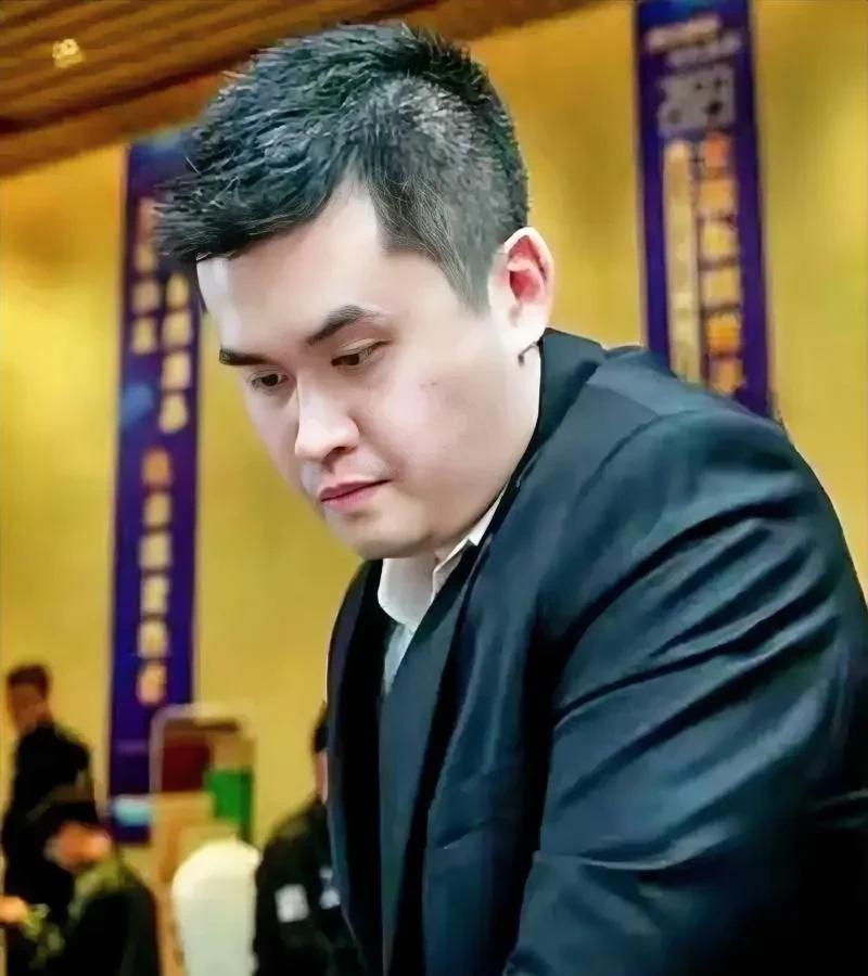 十年不败，他到底怎么做到的？
别人退役的年纪，他还在刷新纪录。
王天一，慢棋快棋