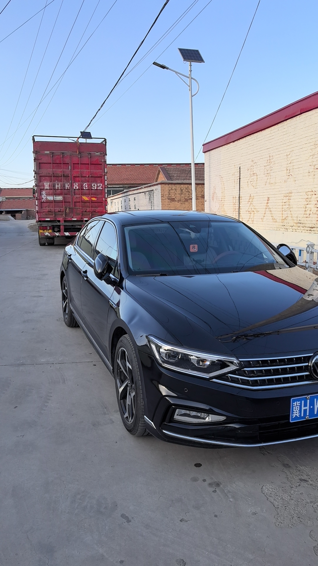 23款迈腾330
提车9个月了，开了5500公里，想问一下大家是什么时间去保养的