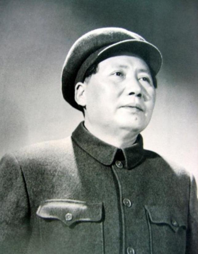 1975年，82岁高龄的毛主席问身边的人：“功德林里，还有国民党战犯吗？ ”得到
