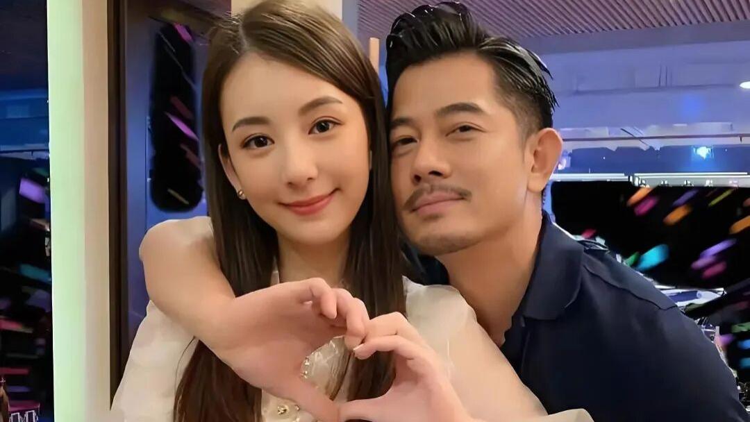 59岁天王郭富城再添“小公主”，官宣母女平安，并给自家取名：“女神之家”