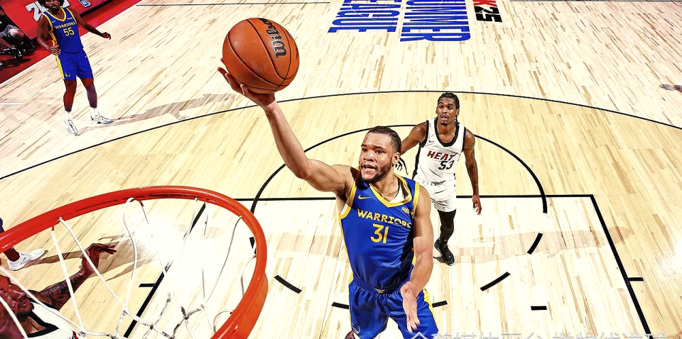 NBA常规赛接近尾声，勇士队正在积极备战季后赛，并宣布与身高2米01的诺克斯签约