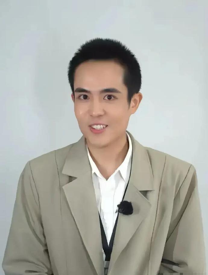 只要王星不塌房，

继续这么稳扎稳打的往前走，

好好打磨演技，他的演员之路还是