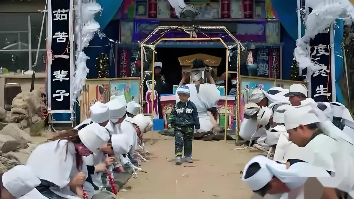 炭火守灵吞噬四命！这场忻州悲剧给传统习俗敲响警钟