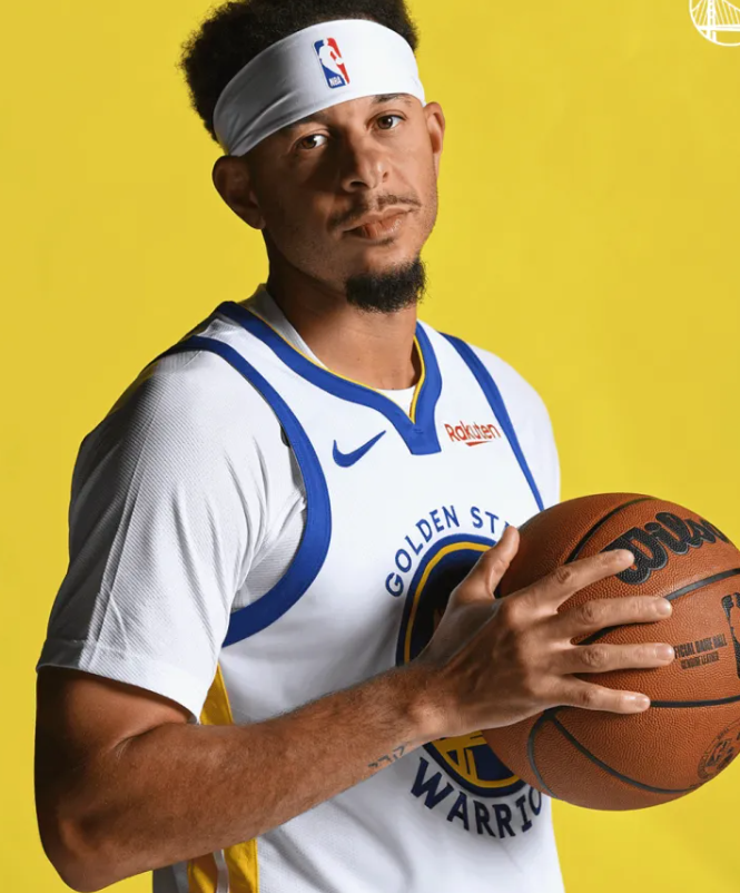 勇士官方宣布，球队已经正式签下后卫塞思-库里。
勇士同时表示，塞思-库里将在球队