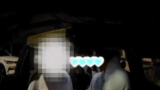 太坏了！

一名外国男子深夜带一位稚嫩的中国女孩坐出租车，司机立刻警觉起来！