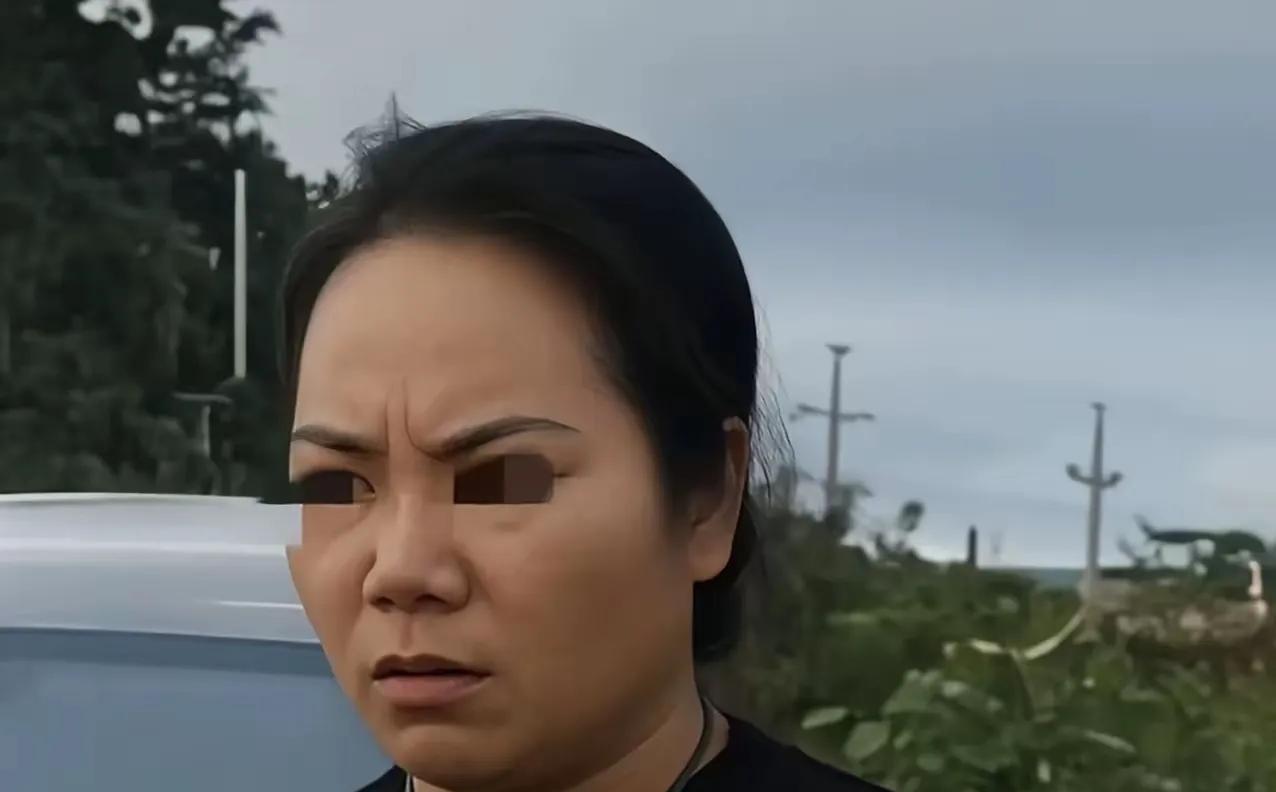 侯某某的丈夫是什么级别？为什么会有《中华人民共和国行政执法证》？终于弄明白了！