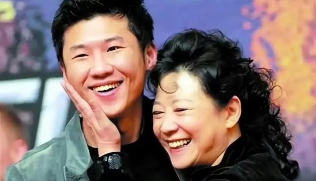原来王骁以前这么胖？从200斤的胖子到叔圈男神，46岁的他终于红了，张艺谋真说对