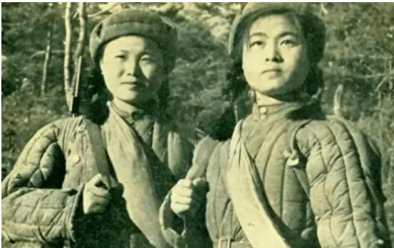 1933年 ，许世友听说部队有一位出身武当的女侠 ，便想要切磋一番，于是他迈着自
