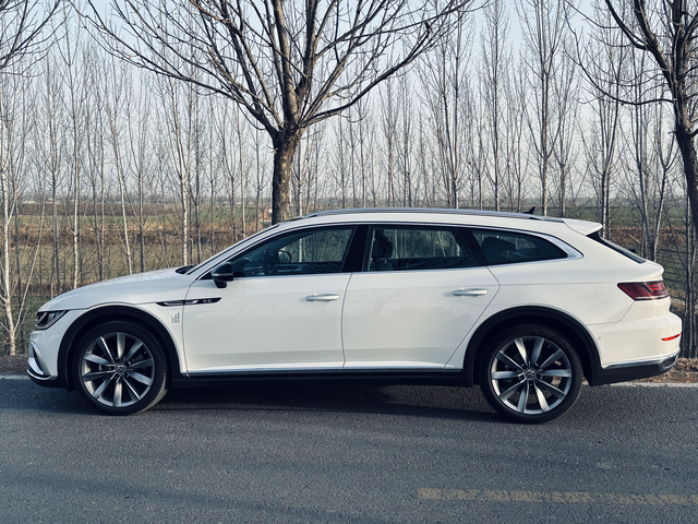 CC猎装版提车一个月感受
提车到现在有一个月了，基本上功能这些都摸索的差不多了，