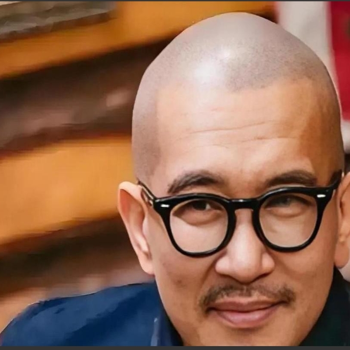 大S的下葬仪式，竟然成了家族大战的爆发点！台媒曝光的现场画面，简直是“火药味”十