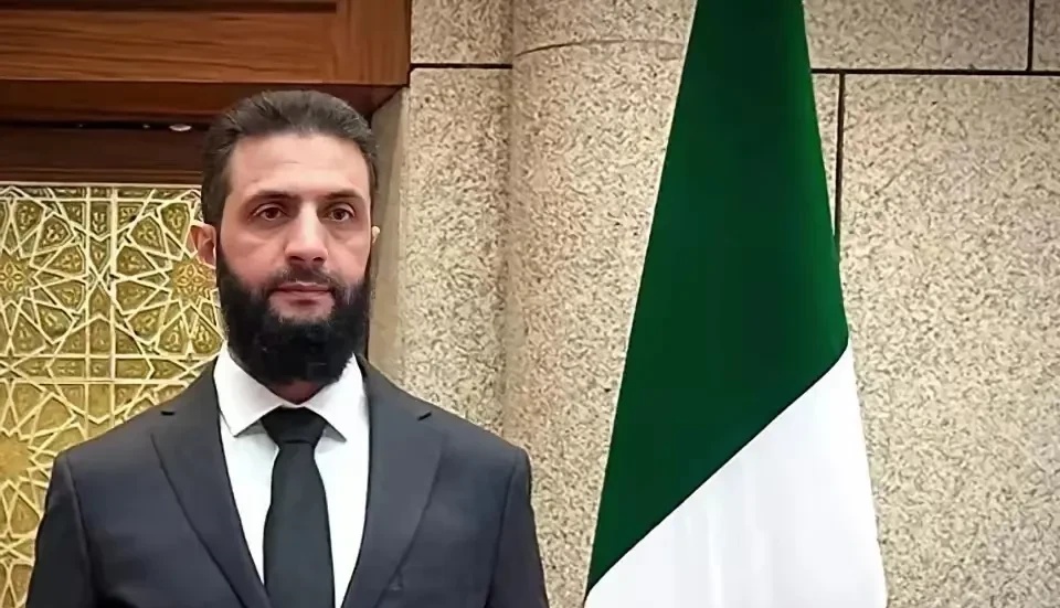 都在说，朱拉尼的政治生涯可能马上就要结束。



这就是朱拉尼靠美又靠土的结果！