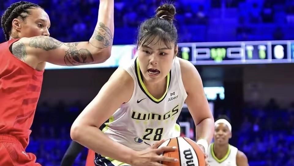 李月汝爆发轰10分15板创新高！率队68-55大胜联盟第四，本场比赛产生3个不争