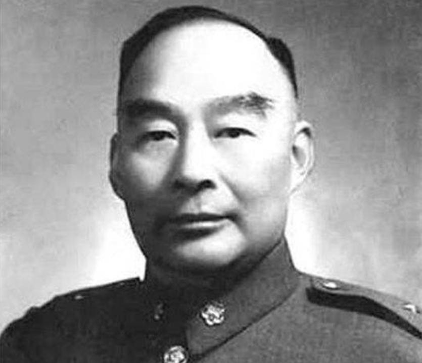 1947年，共产党员陈斌即将被敌人处决，他突然看到人群中有三个熟悉的身影，立马大
