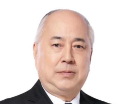 钱学森的儿子钱永刚，一生中两次辍学，初中数学考30分，高中没念完就另谋出路，而父