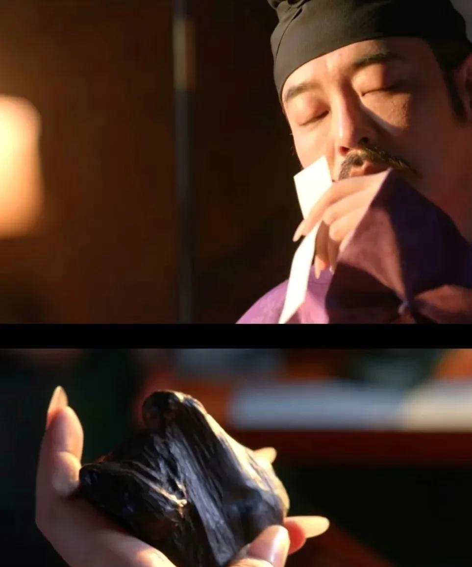 一个胡子拉渣，邋邋遢遢的男人，竟然把指甲修饰的那么漂亮，是不是有点那个？
我问我