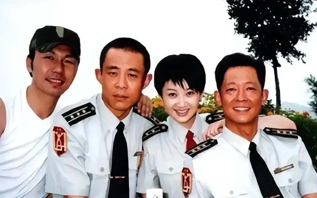 原来许晴年轻的时候就这么好看，不愧是内娱身材和颜值的天花板，怎么看都是那么美。右