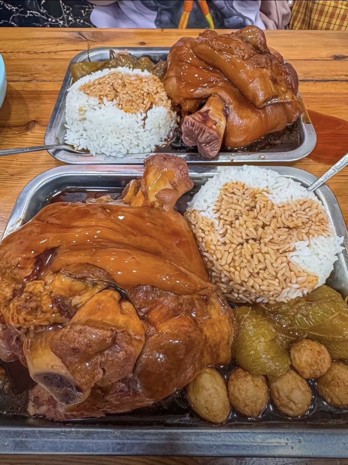 一碗隆江猪脚饭，吃出男人的浪漫