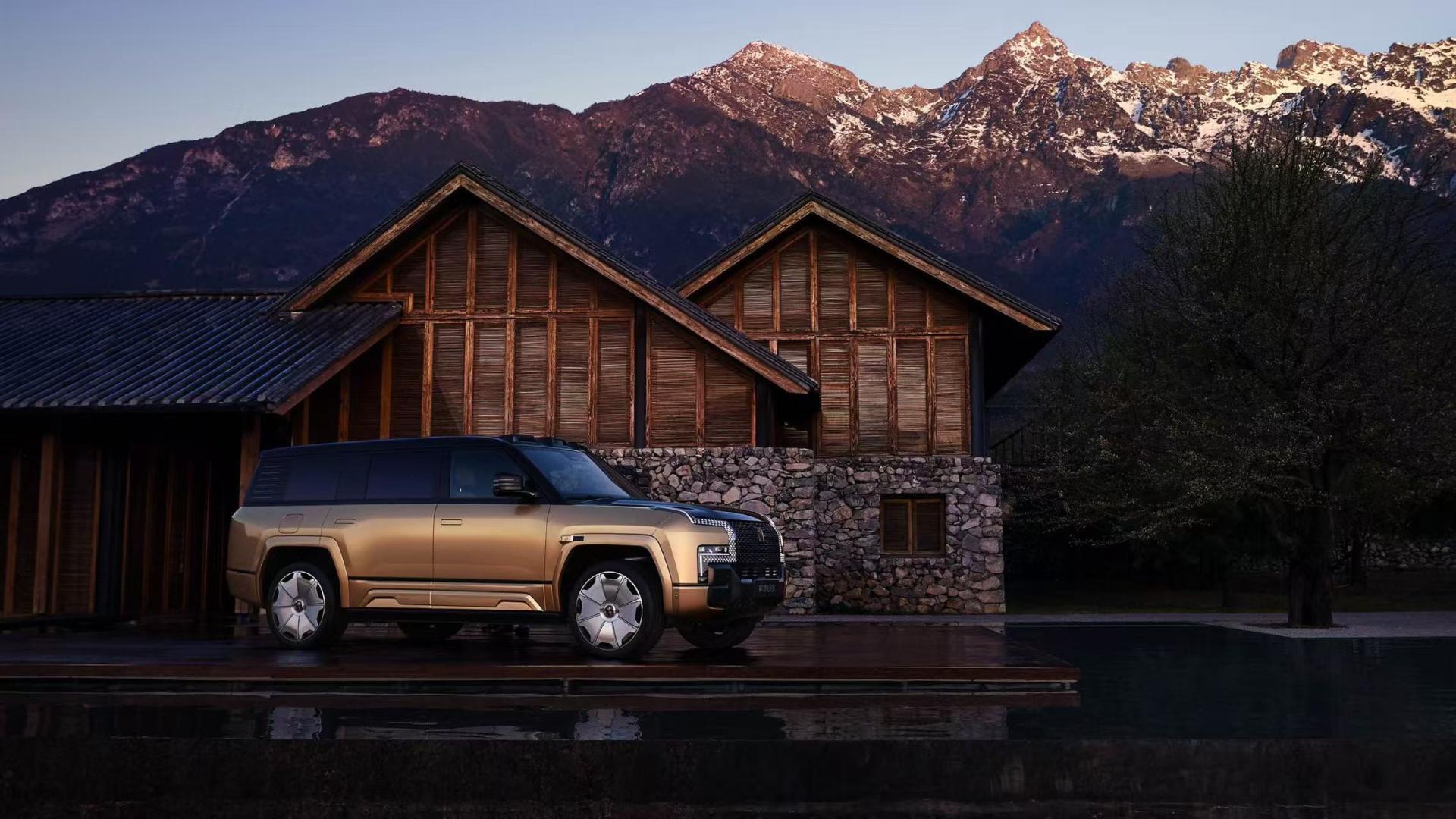 全新仰望U8L即将亮相上海车展