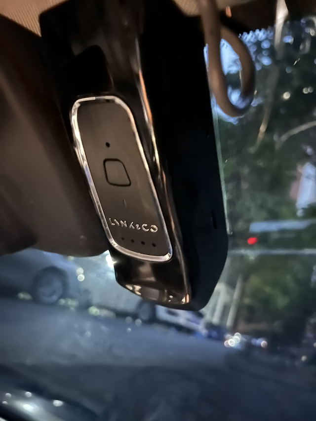 请问这个是什么行车记录仪还是其他东西
买了一辆二手17款领克01，这玩意里面还有