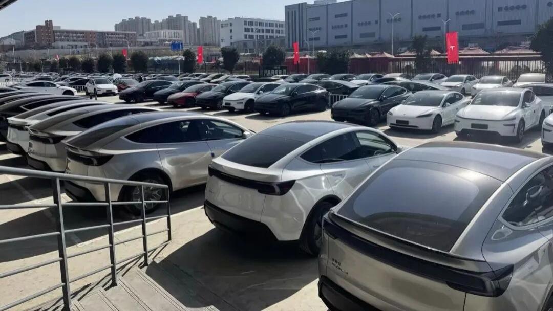 特斯拉再推超低息贷款购车政策；零跑A10内饰官图；李斌卷入自媒体侵权小米案；蔚来、乐道新车规划曝光.