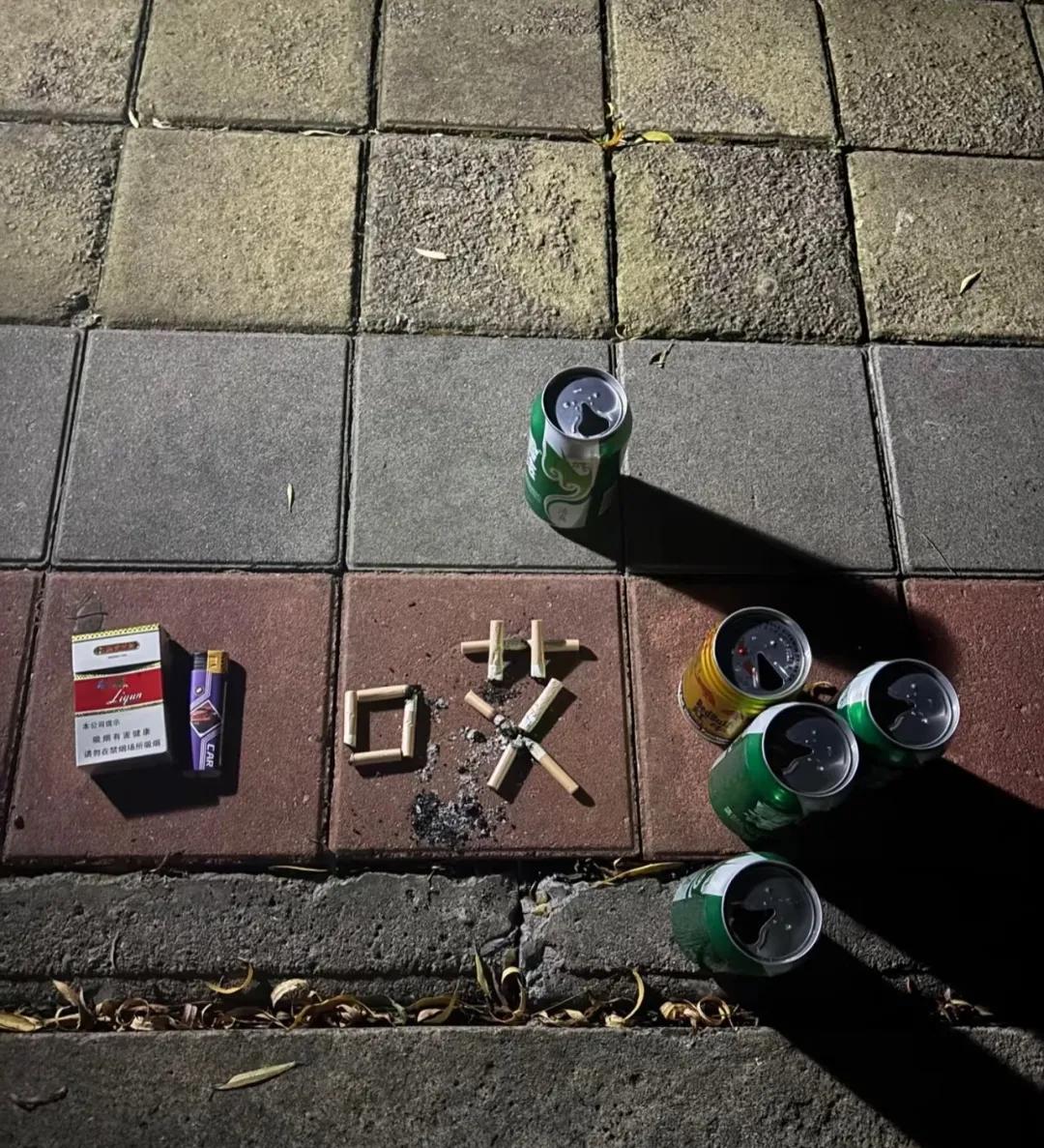 成年人的世界就是这么的不容易，很多事不是努力了就能够解决的，做到问心无愧就行，放