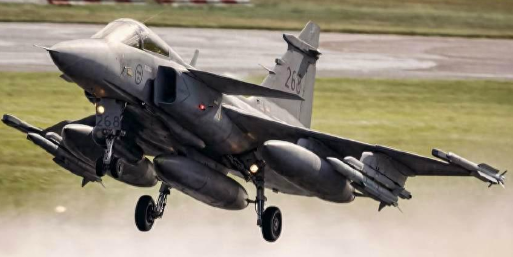 喜忧参半？泰国军购名单剔除歼 - 10 与 F-16，平衡术背后的深意
