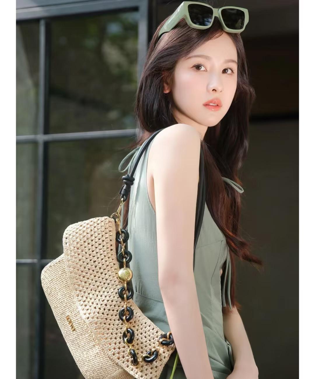 陈都灵   罗意威LOEWE美照～