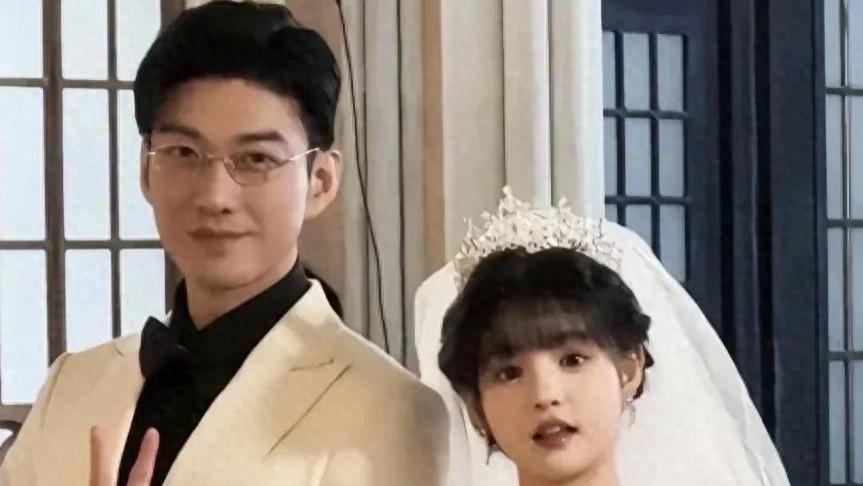 杨咩咩和于龙这对“父女感”CP，为什么能火出圈？真相可能不一样