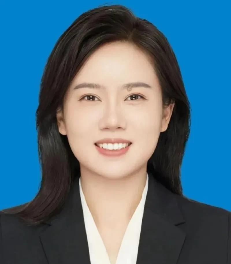 黄茜，女，泸州市古蔺县首位致公党籍副县长
        黄茜1980年出生于四