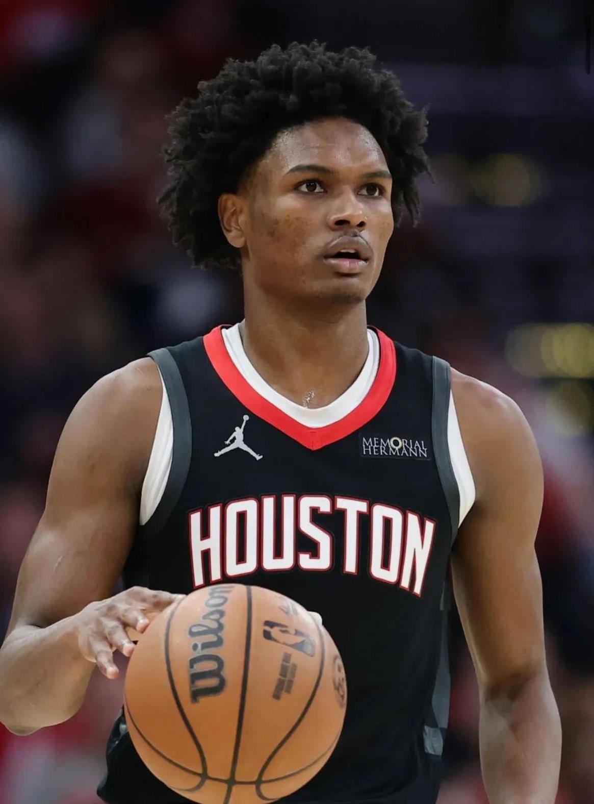 阿门半场5个抢断 成为NBA历史上最年轻的半场拿到5个抢断或以上的球员：
阿门半