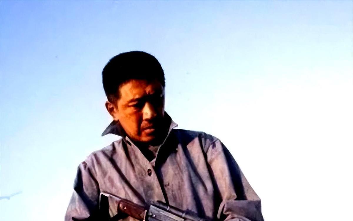 演员临拍加价，导演一句话让200万打水漂
2000年，《末路1997》拍到尾声，