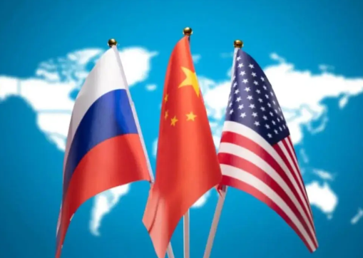 特朗普二次执政，拉俄打压中国的策略显而易见。其战略步骤如下。
第一步，给足俄罗斯